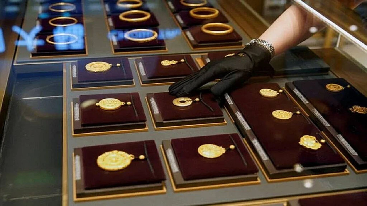 تراجع أسعار الذهب في مصر مع بداية تعاملات يوم الاثنين 9 مارس